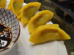 玉米油滋啦酸菜饺子-来哥菜馆·大厨烹小鲜