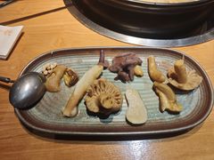 -一朵菌·野生菌探索家火锅(南亚店)