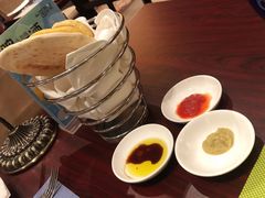 餐前面包-香格里拉鱼跃地中海西餐厅·牛排披萨