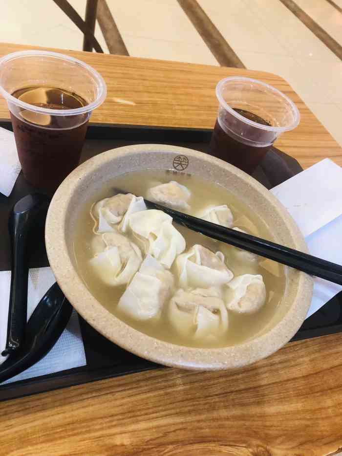 西施笑馄饨(爱食馆美食城店"中午和同事出去吃饭路过财富广场看见