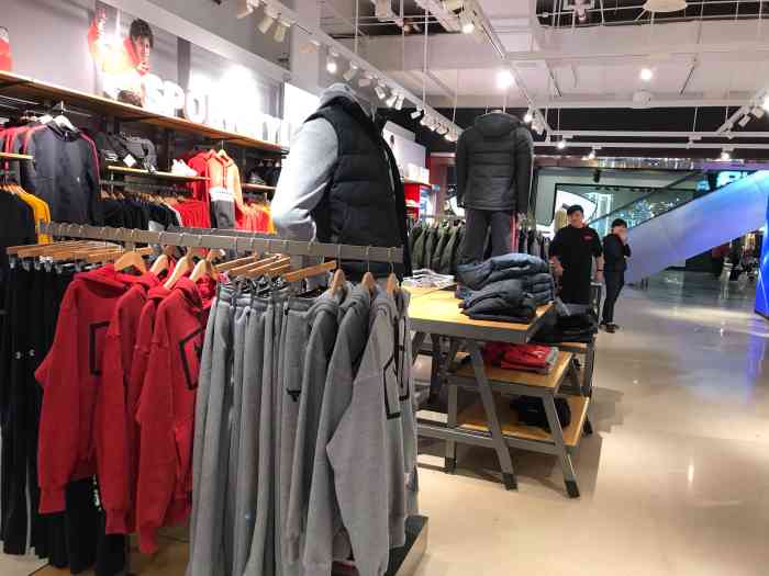 安德玛(荟聚中心店)-"今年的伤心真的还蛮不错的设计款男士的觉得.