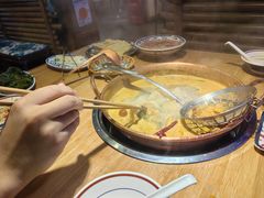 -洱火云南酸菜牛肉火锅(石景山当代商城店)