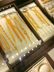 -周大福 CHOW TAI FOOK(新世界百货崇文店)
