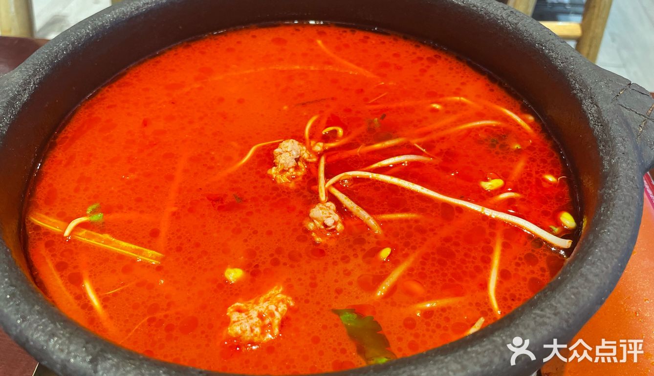 火锅翻腾，好运升腾[礼花]