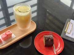 -亚龙湾喜来登·美景台大堂吧