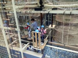 -PIPIKINGDOM皮皮王国欢乐号(欢乐海岸购物中心店)