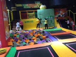 -蹦蹦跳跳(新奥购物中心店)