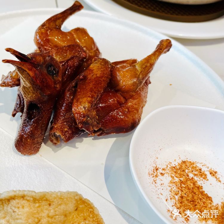 夏都小镇｜不是银杏季也同样美味的融合粤菜