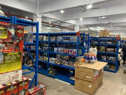 -逝水玩具折扣店