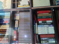 -钟书阁(松江泰晤士小镇店)