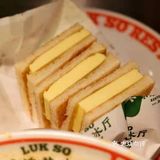 比一般的炼乳好吃多了，爆珠里面是豆沙，也很特别