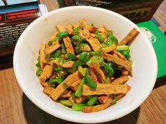 -费大厨辣椒炒肉(吉联MALL店)