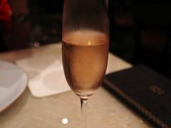 餐前酒玫瑰气泡酒-8餐厅(新葡京酒店)