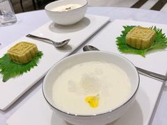 绿豆糕双皮奶时令水果-Yan Ting 宴庭中餐厅(上海静安瑞吉酒店)