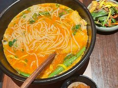 -银米·云南传统过桥米线(双廊黑金冠店)