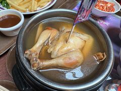 -皇室宴会厅(香港迪士尼乐园)