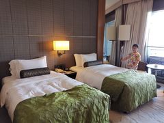 -上海滴水湖皇冠假日酒店