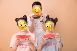 -现代经典婚纱摄影