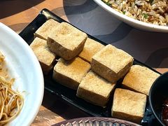 -肥肥虾庄·金牌油焖大虾(汉街SKP店)