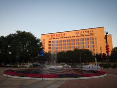 -王府井奥莱临潼小镇(临潼店)
