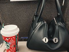 -星巴克(上海虹桥站2A检票口)