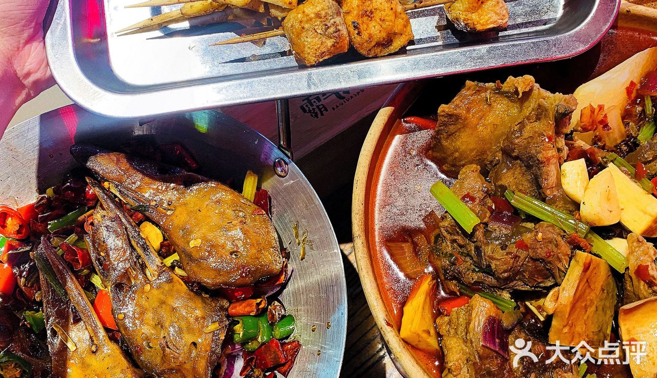 没打卡过他家，不敢说自己是名媛