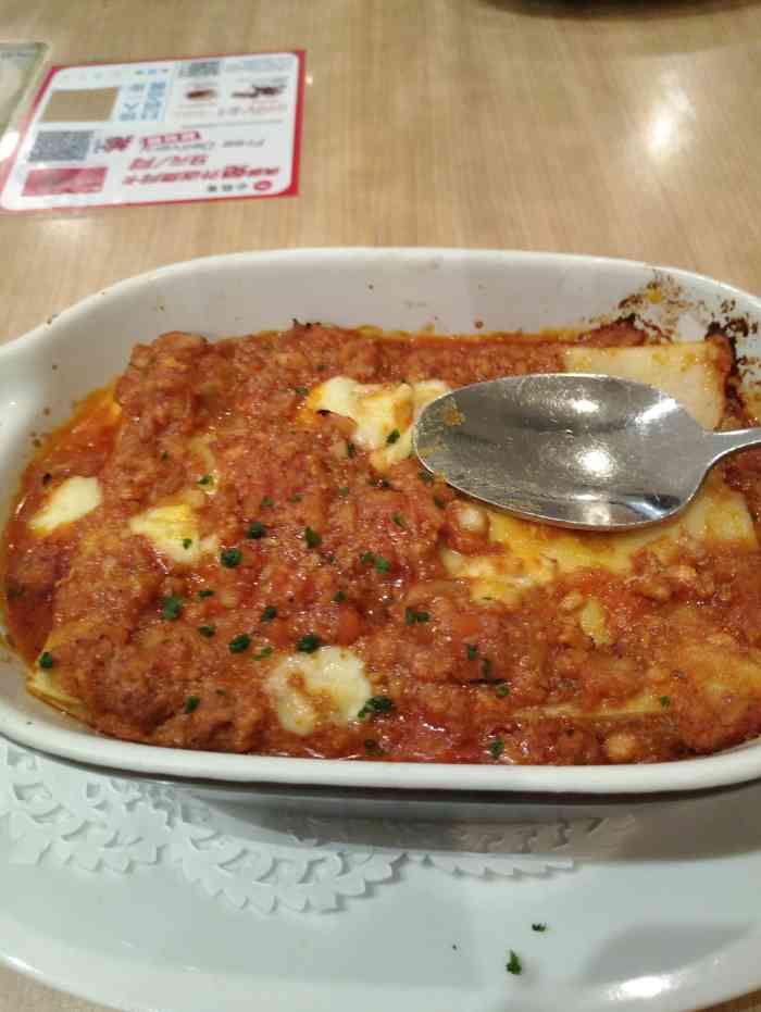 打分 50 /人 千层面是小朋友的至爱,每层面都有肉酱同芝士.