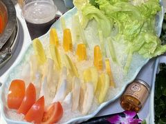 -茅草房·河畔园林火锅