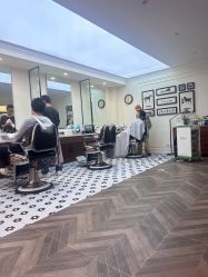-理昂男士理发店 Barber shop