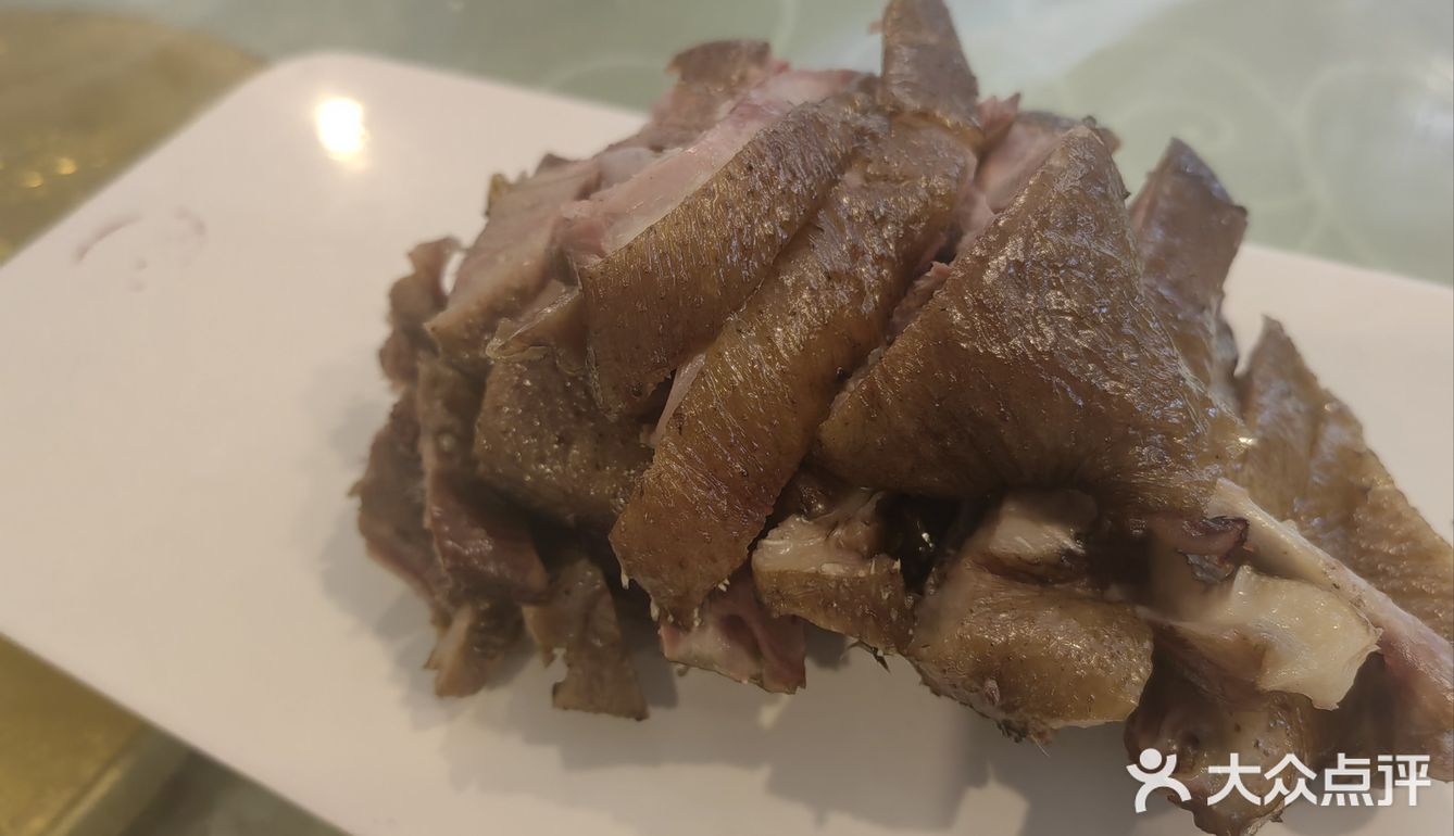 不远处就是绵阳最好的温泉之一，地理位置十分优越