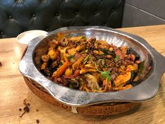-愉肴麻辣香锅(中山路店)