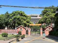 校门-上海市曹杨第二中学