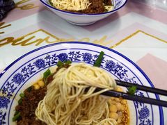 -渝之汇牛肉豌杂面