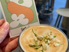 栀子花梨香拿铁-Seesaw Coffee(苏州中心店)