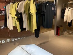 -迪桑特DESCENTE(青岛山东路万象城店)