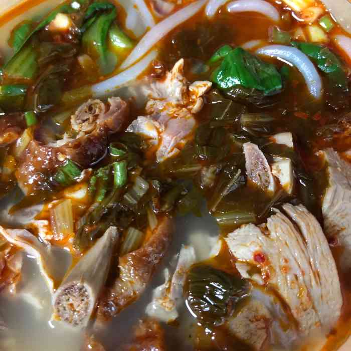 老乡鸭烤鸭面-"挺好吃的,离宁职院不远,经常点烧鸭粗米粉.