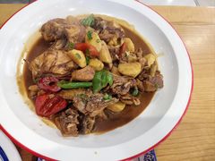 茨菇生炒小公鸡-品鲜村农家菜·阳澄湖大闸蟹(总店)