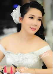 辛老师-上海彩妆秀摄影设计有限公司