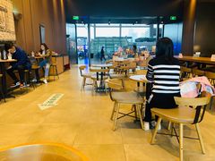 用餐区-星巴克(成都东站店)