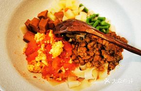 Five Blessings Noodles with Meat Sauce