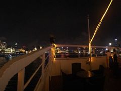 -黄浦江游览十六铺3号码头网红自助餐