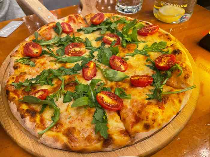 commune(重庆财富中心店)-"心心念念了一晚上,就为过来吃个汉堡. .