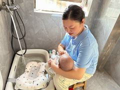 -鲸鱼妈妈月嫂/育婴师定制