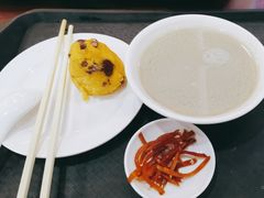 -聚德华天护国寺小吃(甜水园店)