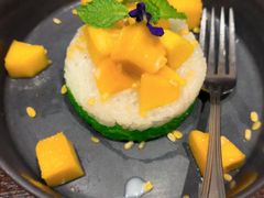 -Chom Cafe and Restaurant