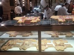 面包甜点陈列柜-富力万达嘉华酒店-美食汇西餐厅