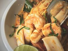 -Chom Cafe and Restaurant