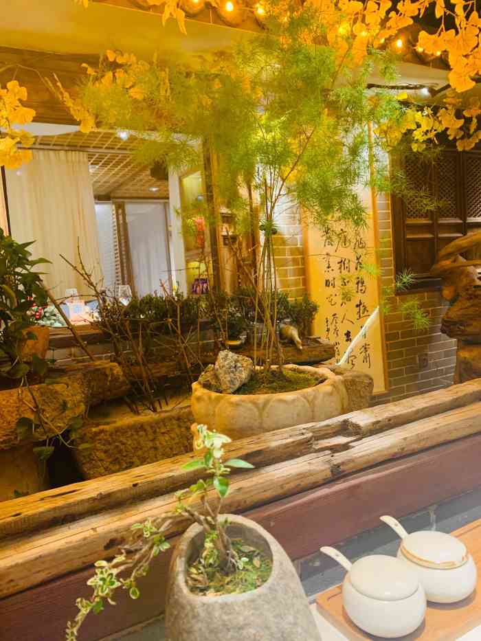 叶叶菩提花(万达店)-"第一次来,晚餐环境优雅,舒适服务非常.