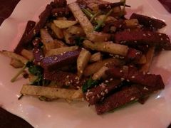 土豆条干煸牛肉-德居源