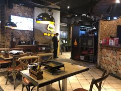 大堂-何师烧烤Pro ·江湖川菜·小龙虾·精酿(太古里旗舰店)